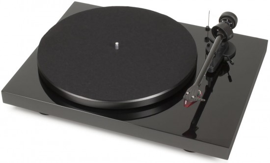 Pro-Ject Audio Systems- Debut Carbon