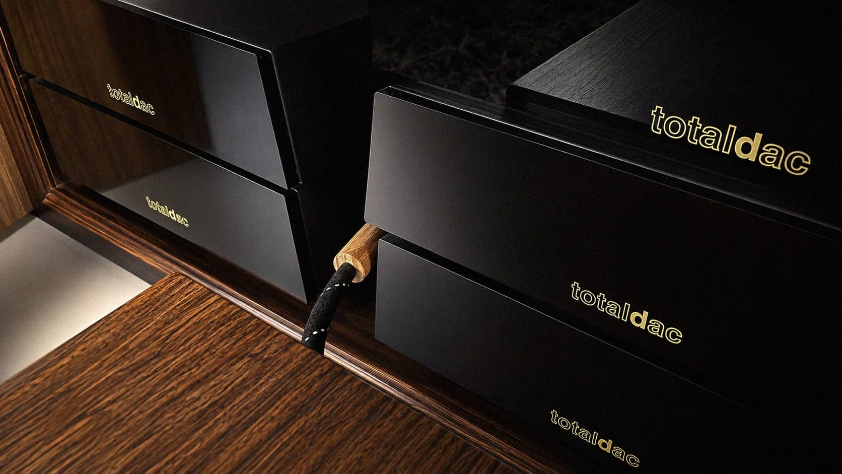 * Test - Recensione TotalDAC d1-digital-live and d1-AES-live reclockers 1 TOTALDAC d1 Reclock live upgrade5726 2 due
